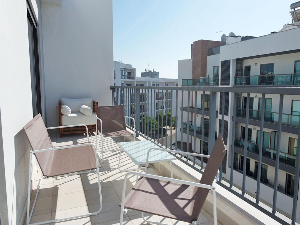 B04 - Luxury 2 Bed W Terrace Pool Apartment Lagos Luaran gambar