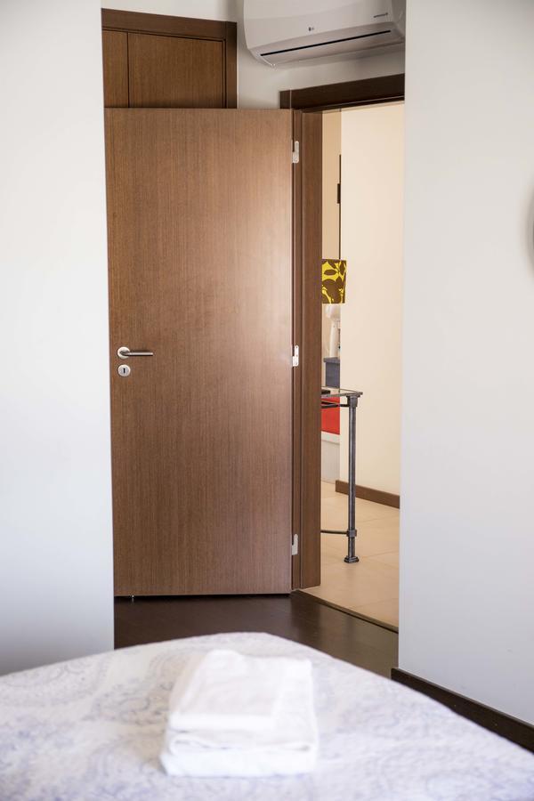 B04 - Luxury 2 Bed W Terrace Pool Apartment Lagos Luaran gambar