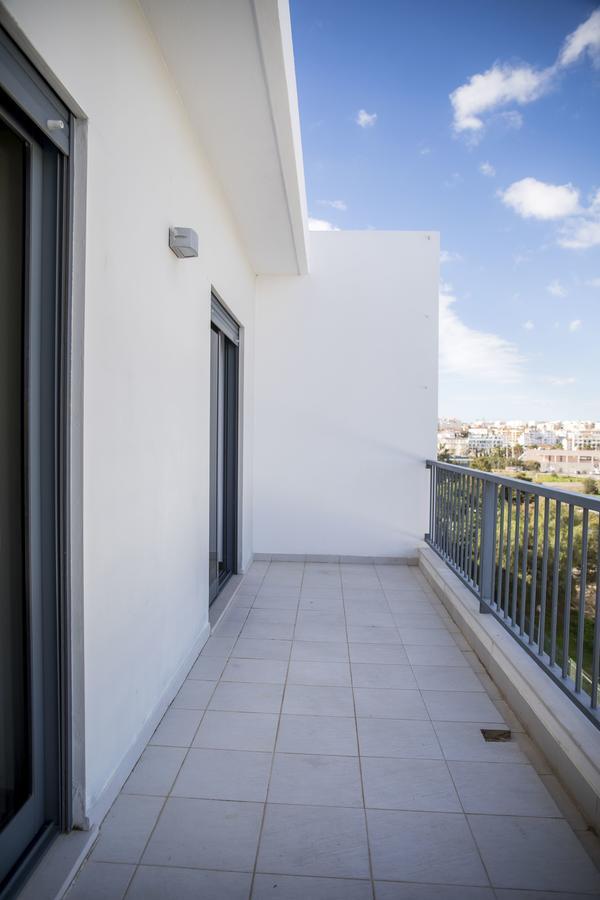 B04 - Luxury 2 Bed W Terrace Pool Apartment Lagos Luaran gambar