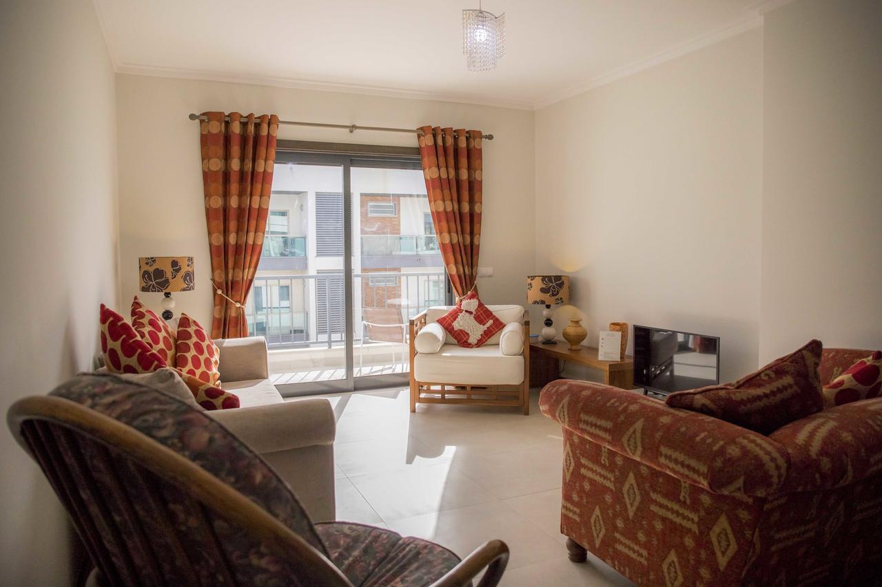 B04 - Luxury 2 Bed W Terrace Pool Apartment Lagos Luaran gambar