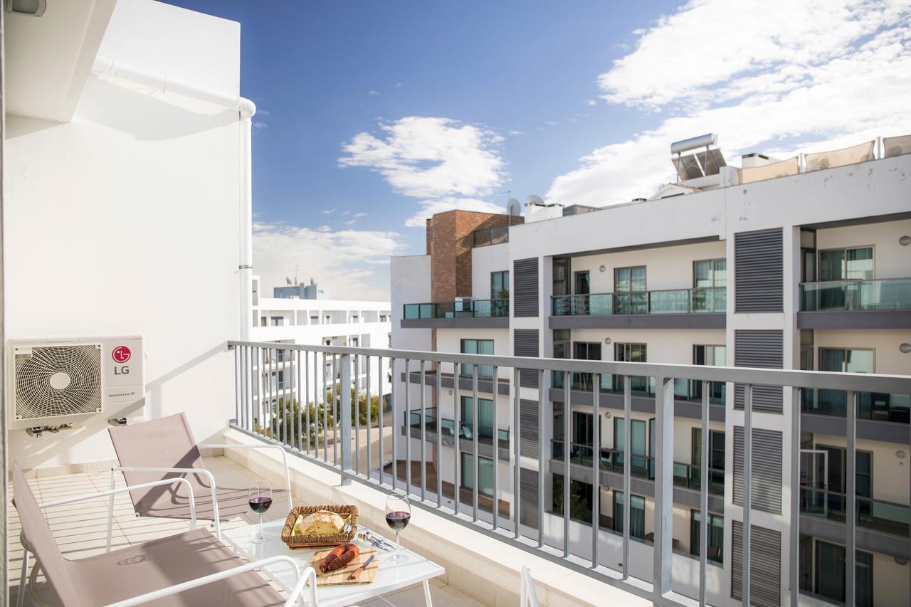 B04 - Luxury 2 Bed W Terrace Pool Apartment Lagos Luaran gambar
