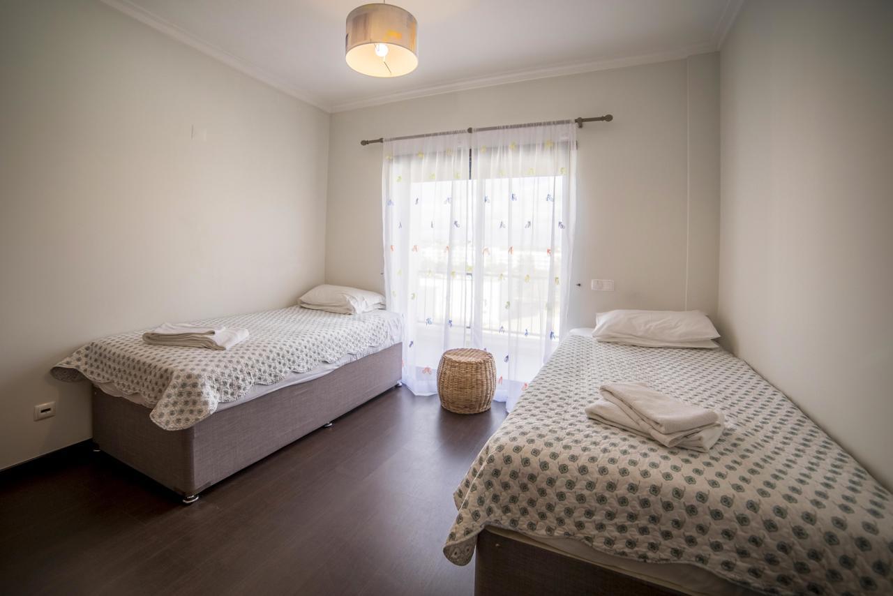 B04 - Luxury 2 Bed W Terrace Pool Apartment Lagos Luaran gambar